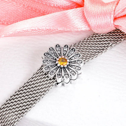 Daisy Mesh Charm