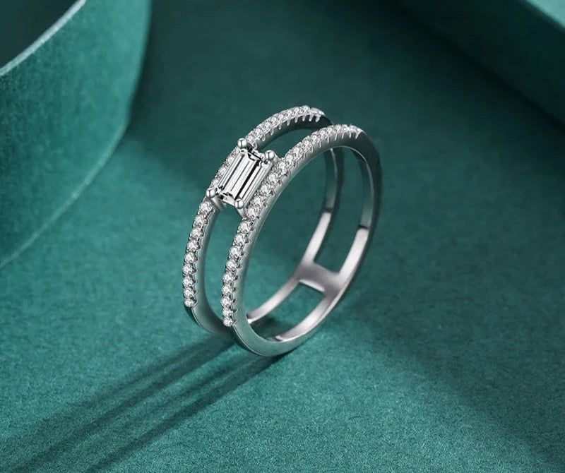 Briliant Two-row Halo Ring