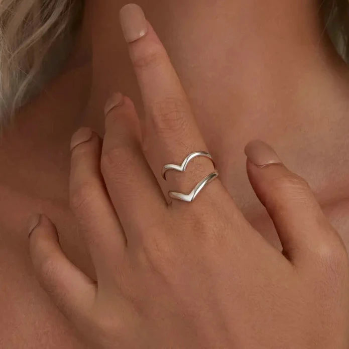 V-Shaped Layered Ring